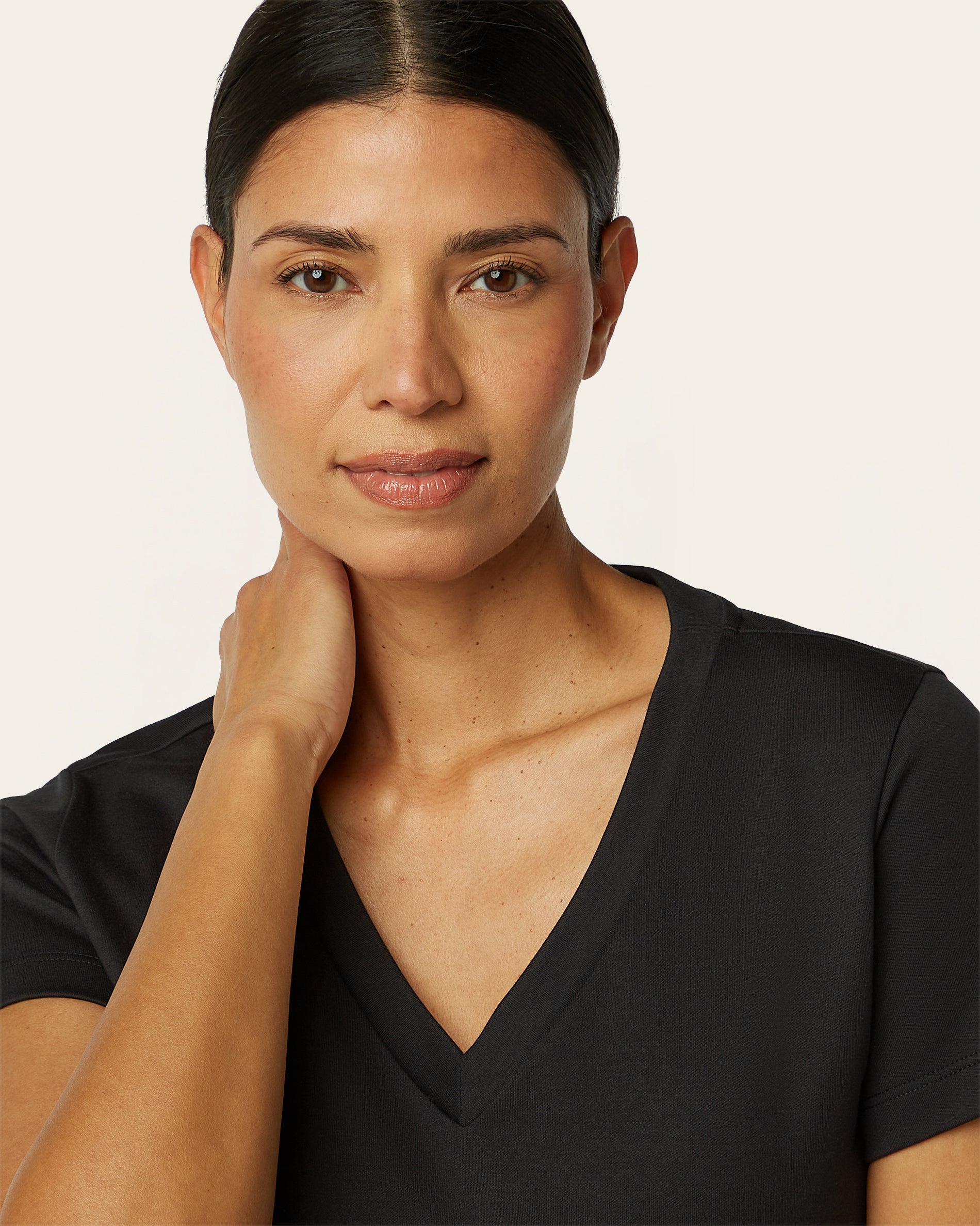 V-neck Slim T-shirt - Black