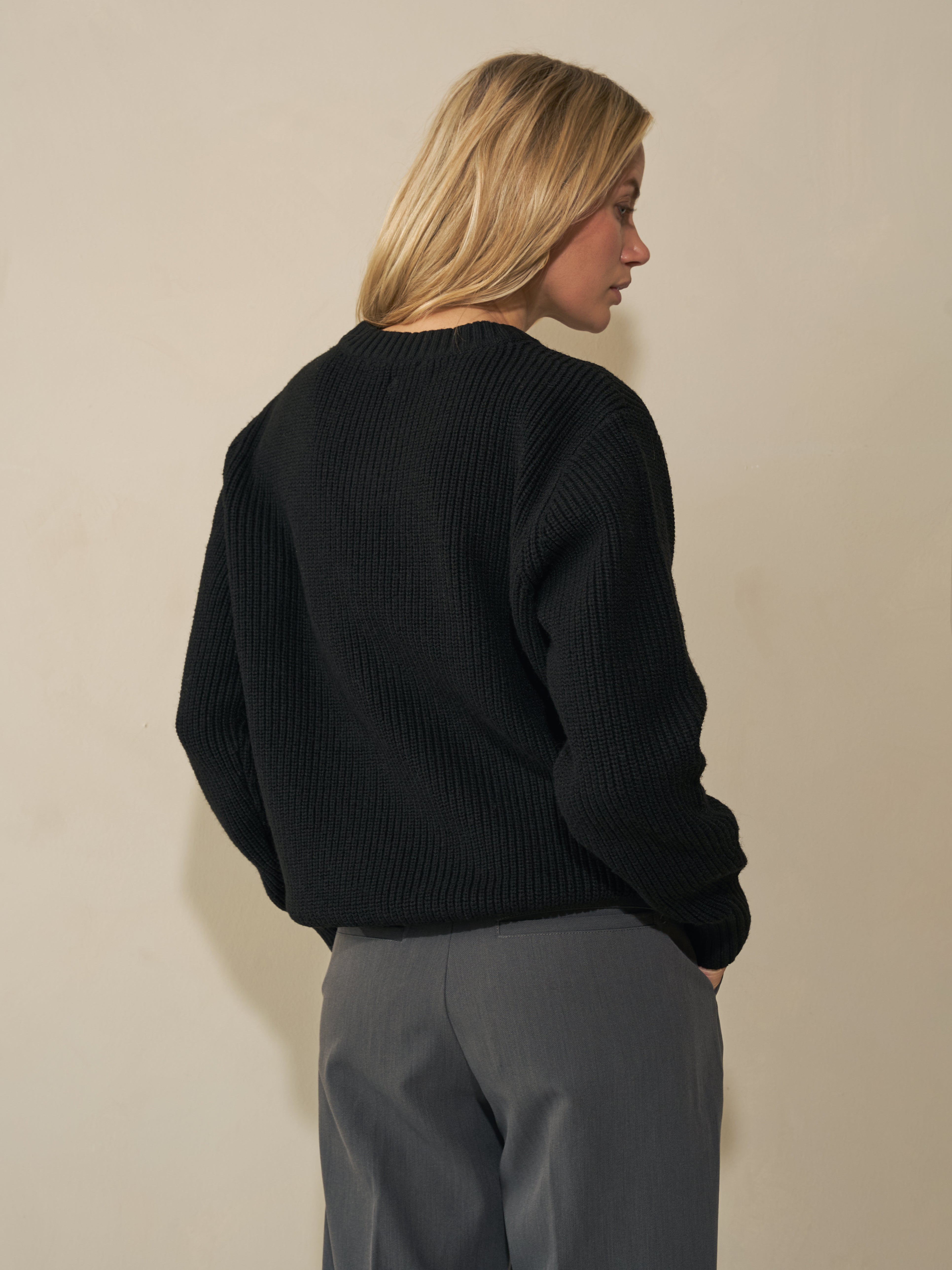 Heavy Seawool V-neck - Black