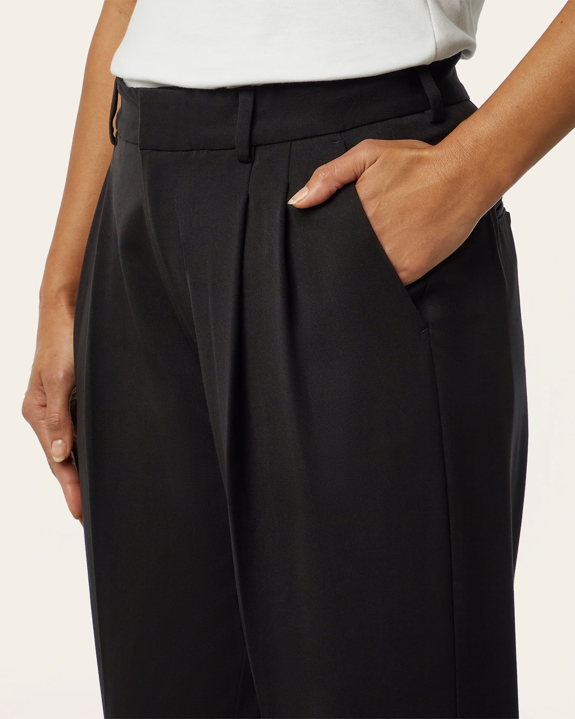 Pleaded Signature wide pants - Black